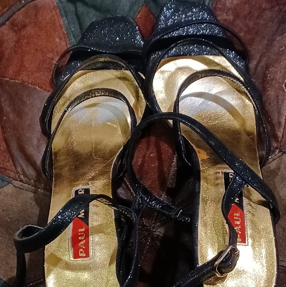 High heels black